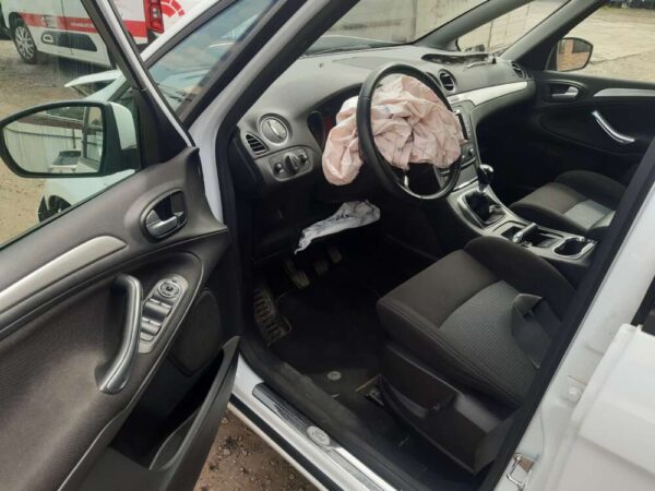Ford S-Max 1.6 118 kw EcoBoost manuál 2015 - Image 2