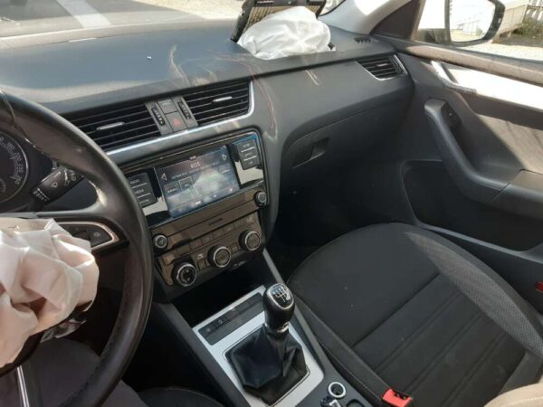 Škoda Octavia Kombi 1.0 TSI 85 kW 2019 ČR - Image 3