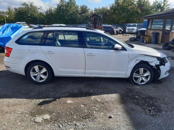 Škoda Octavia Kombi 1.0 TSI 85 kW 2019 ČR - Image 9