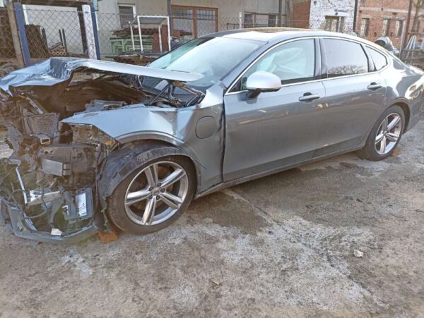 Volvo S90 2.0 T8 235kw Twin Engine AWD 2018 - Image 9
