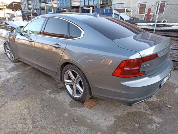 Volvo S90 2.0 T8 235kw Twin Engine AWD 2018 - Image 11