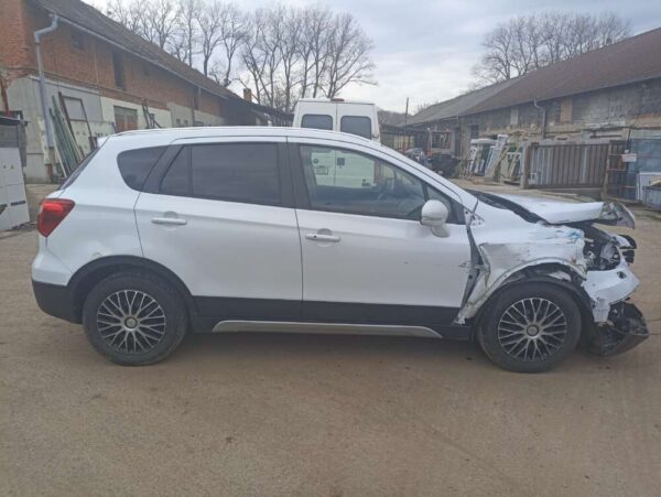 Suzuki SX4 S-Cross 1.6 D 88kw 4x4 2014 (Kopírovat) - Image 8