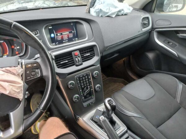 Volvo V40 1.6D 84kw Momentum 2014 - Image 3