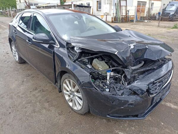 Volvo V40 1.6D 84kw Momentum 2014 - Image 8