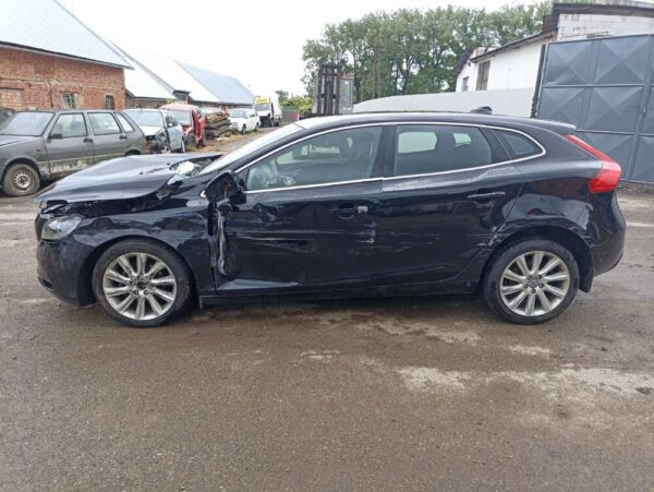 Volvo V40 1.6D 84kw Momentum 2014 - Image 10