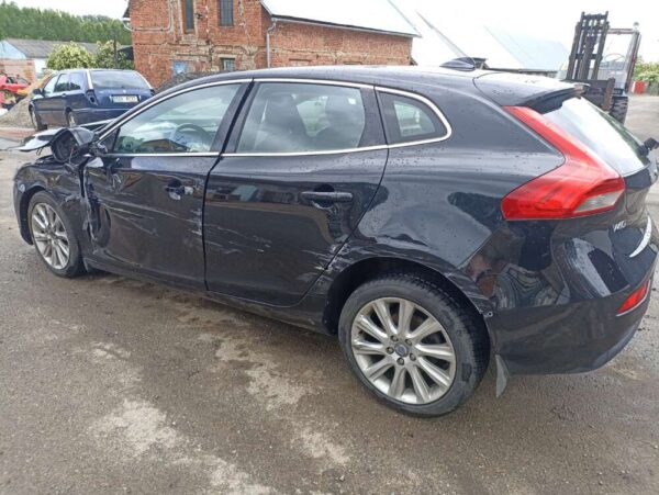 Volvo V40 1.6D 84kw Momentum 2014 - Image 12