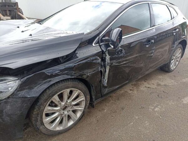 Volvo V40 1.6D 84kw Momentum 2014 - Image 16