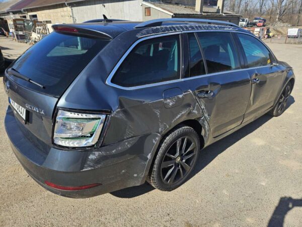 Škoda Octavia 2.0 TDI 110kw DSG Style 2019 - Image 10