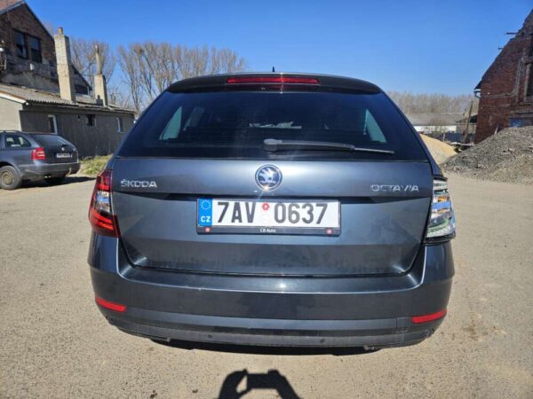 Škoda Octavia 2.0 TDI 110kw DSG Style 2019 - Image 11