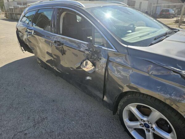 Ford Mondeo 2.0 TDCI 132kw Titanium 2015 - Image 14
